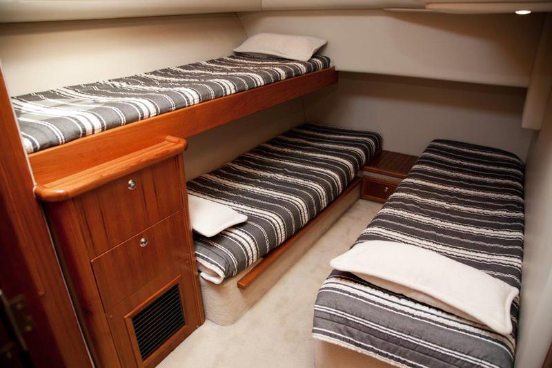 Book yachts online - motorboat - Riviera 42 (2006) - LIMINI - rent