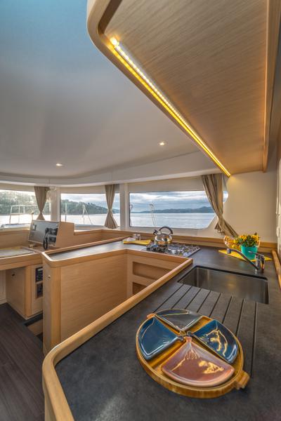 Book yachts online - catamaran - Lagoon 42 (2017) MALA KATE equipped with generator, A/C (saloon) - MALA KATE - rent