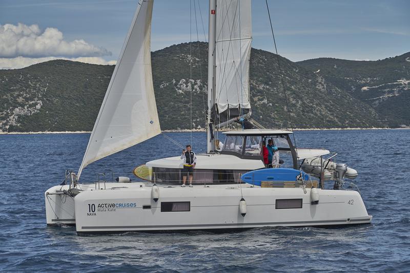 Book yachts online - catamaran - Lagoon 42 (2017) MALA KATE equipped with generator, A/C (saloon) - MALA KATE - rent
