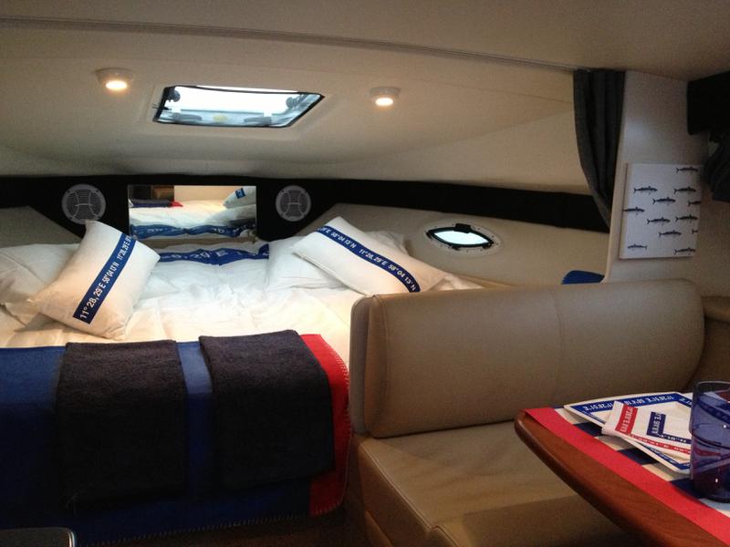 Book yachts online - motorboat - Bayliner 285 Cruiser - Bayliner 285 Cruiser - rent