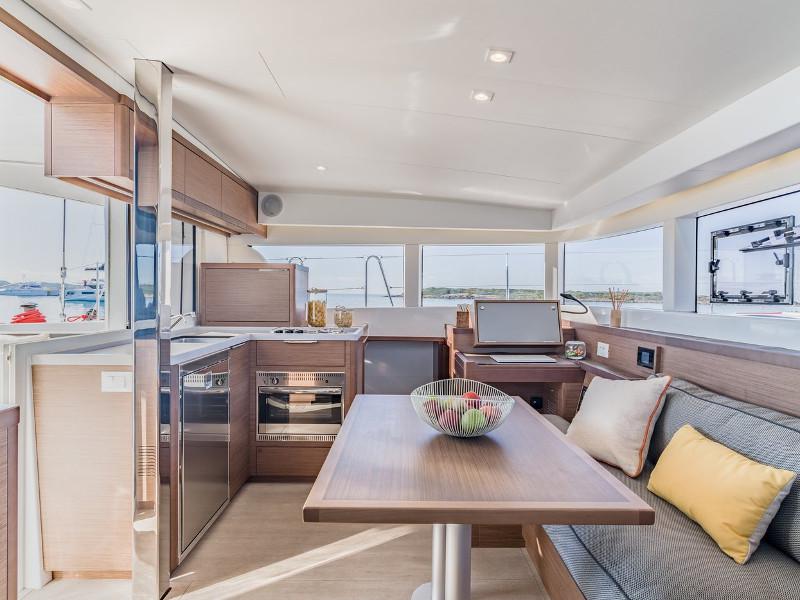 Book yachts online - catamaran - Lagoon 40 - El Passo - rent