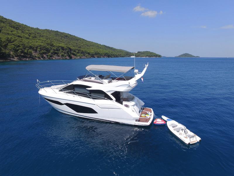 Book yachts online - motorboat - Manhattan 52 - CICO - rent