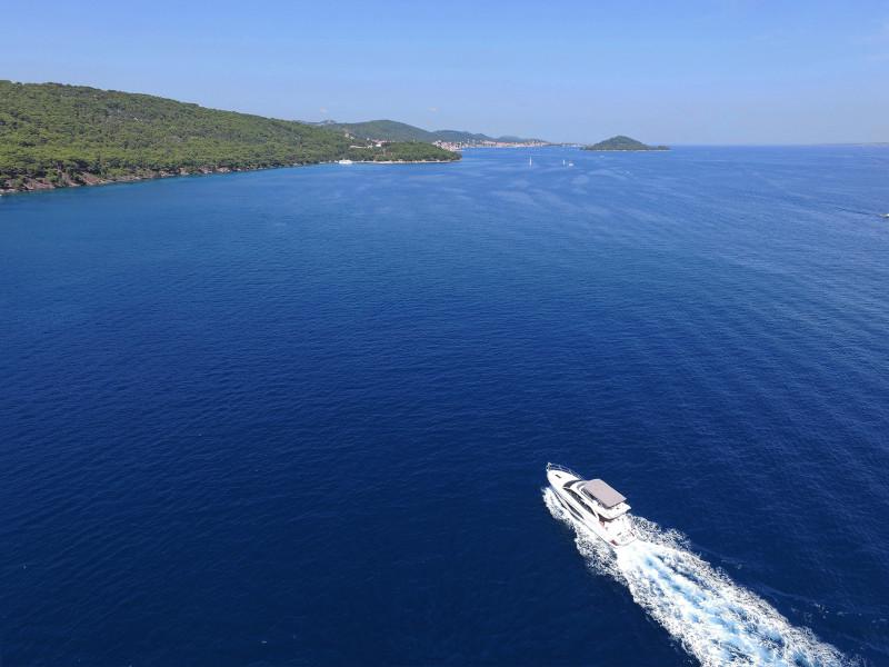 Book yachts online - motorboat - Manhattan 52 - CICO - rent