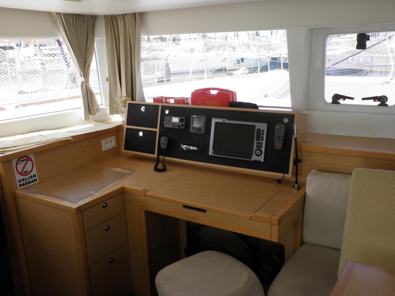 Book yachts online - catamaran - Lagoon 450 - MALA MAJA  - rent