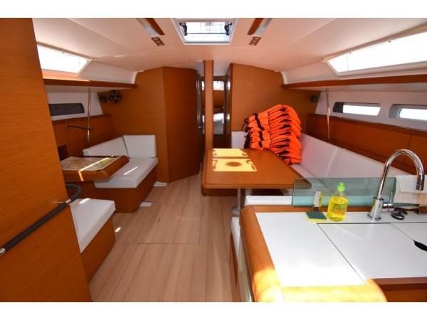 Book yachts online - sailboat - Sun Odyssey 449 - BLUE MOON - rent