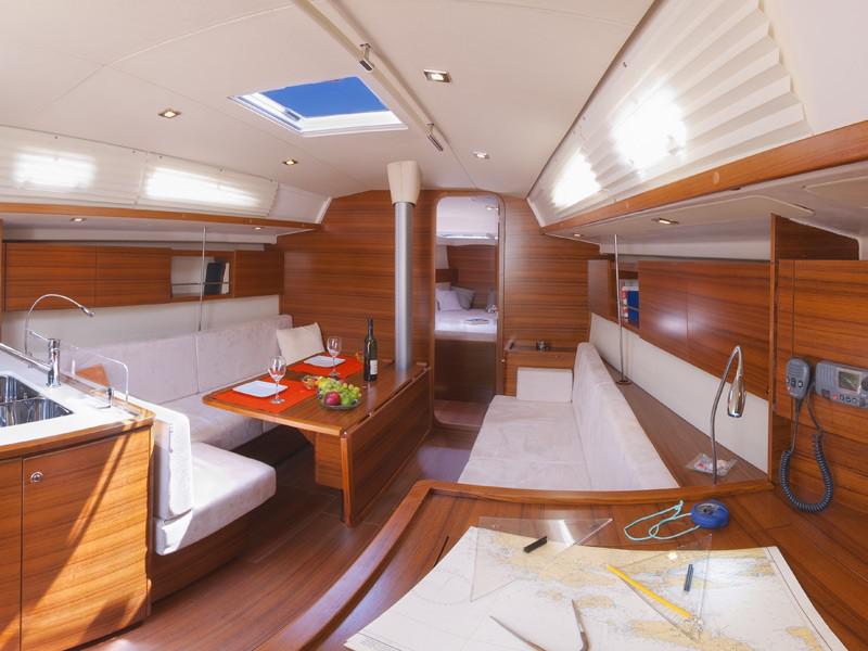 Book yachts online - sailboat - Salona 41 Performance - WILD BEE - rent