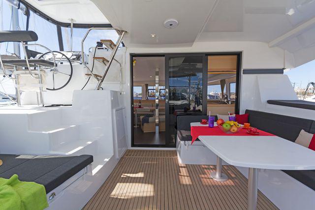 Book yachts online - catamaran - Lagoon 42 A/C &amp; GEN - MOJITO - rent