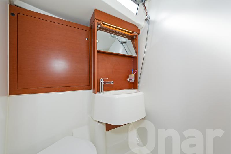 Book yachts online - sailboat - Oceanis 51.1 (4+1 cab) A/C &amp; GEN. - ONAR - rent