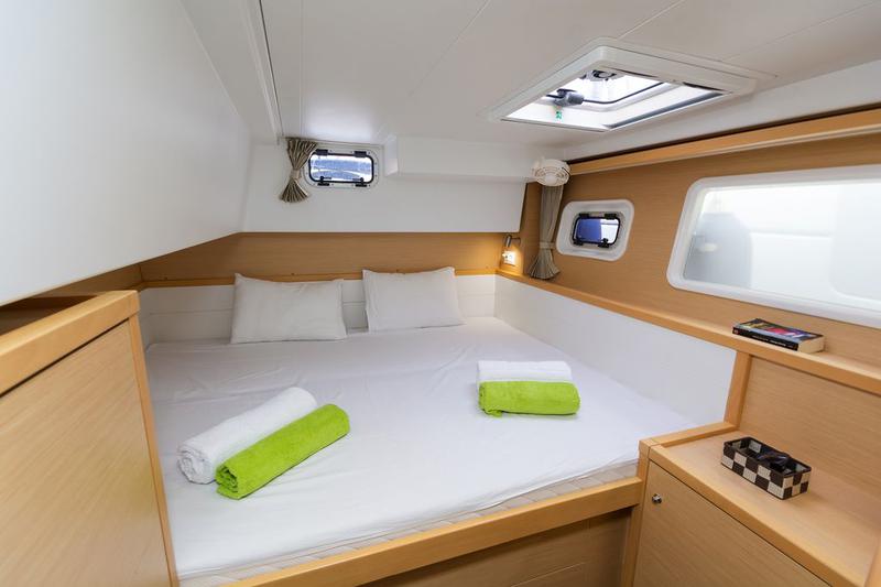 Book yachts online - catamaran - Lagoon 39 - Tortilla - rent