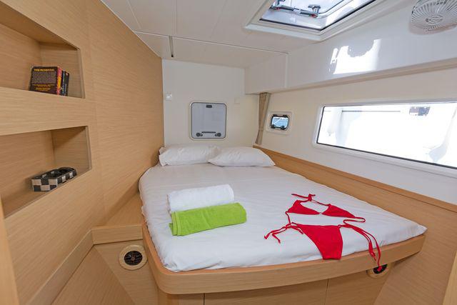 Book yachts online - catamaran - Lagoon 42 A/C &amp; GEN - Venus - rent