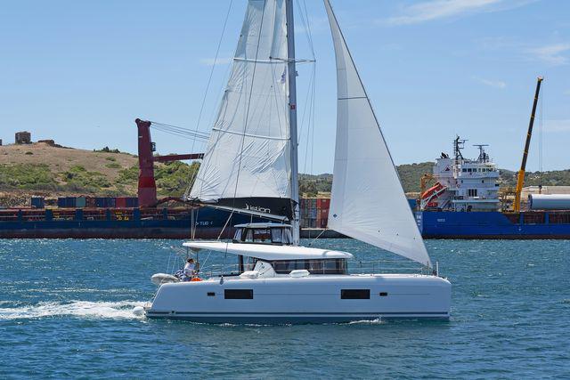 Book yachts online - catamaran - Lagoon 42 A/C &amp; GEN - Venus - rent