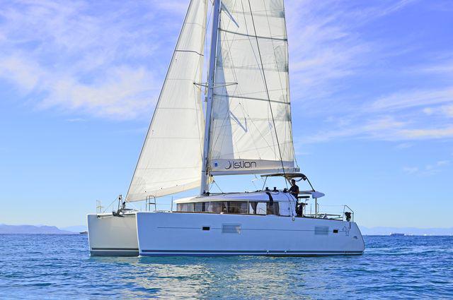 Book yachts online - catamaran - Lagoon 400S2 - FOOTPRINTS - rent