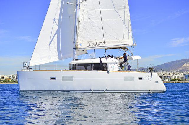 Book yachts online - catamaran - Lagoon 400S2 - FOOTPRINTS - rent