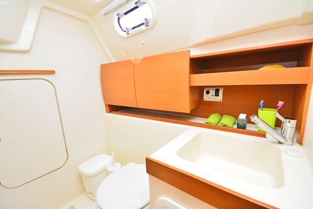Book yachts online - sailboat - Hanse 325 - Selini - rent