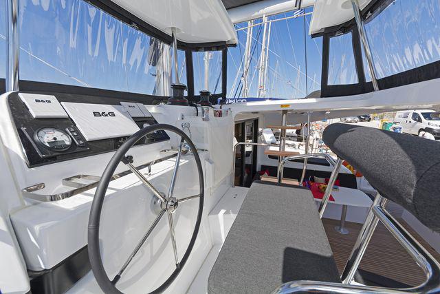 Book yachts online - catamaran - Lagoon 42 A/C &amp; GEN. - SALTY PEARL - rent