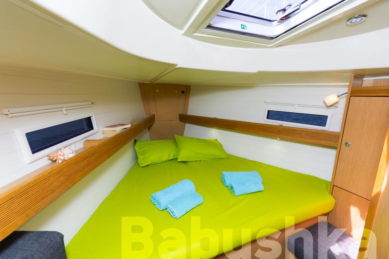 Book yachts online - sailboat - Bavaria Cruiser 40 - Babushka - rent