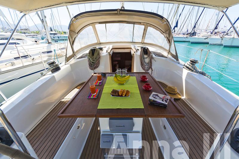 Book yachts online - sailboat - Bavaria Cruiser 40 - Anna III - rent
