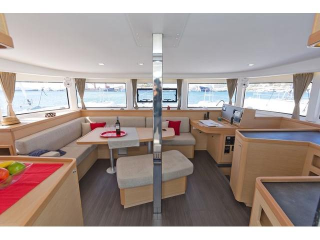 Book yachts online - catamaran - Lagoon 42 A/C &amp; GEN - FULL MOON - rent