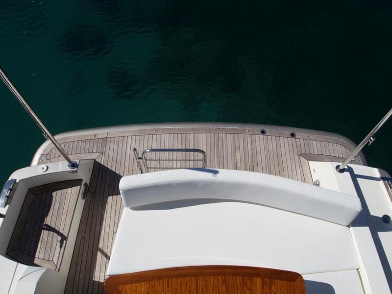 Book yachts online - motorboat - Cyrus 13.8 Flybridge - Punta I - rent