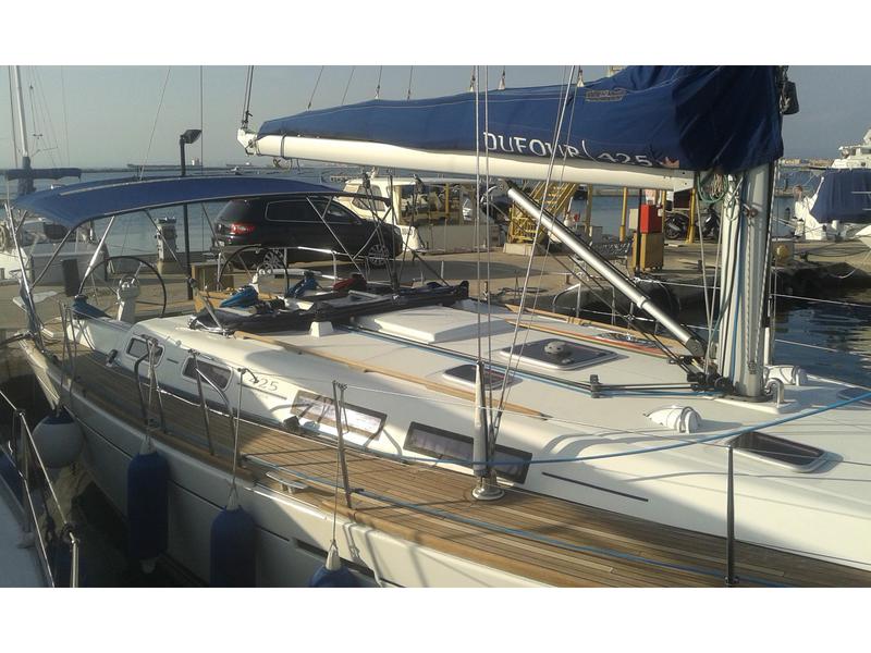 Book yachts online - sailboat - Dufour 425 GL - Oversea - rent