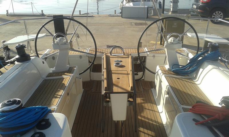Book yachts online - sailboat - Dufour 425 GL - Oversea - rent