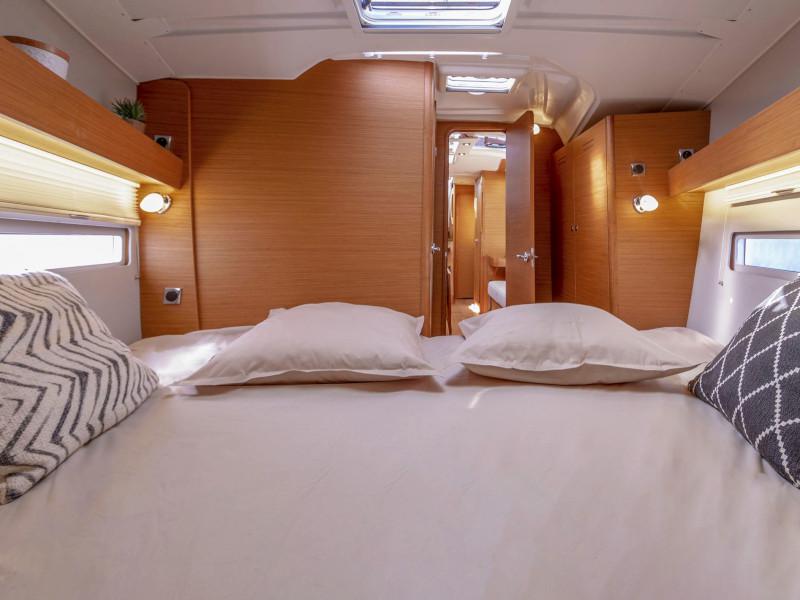 Book yachts online - sailboat - Dufour 390 Grand Large - D 390 NEW  - rent
