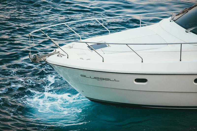 Book yachts online - motorboat - Ferretti 460 - Bluebell - rent