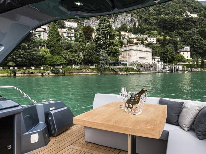 Book yachts online - motorboat - Cranchi Z35 - Vito - rent