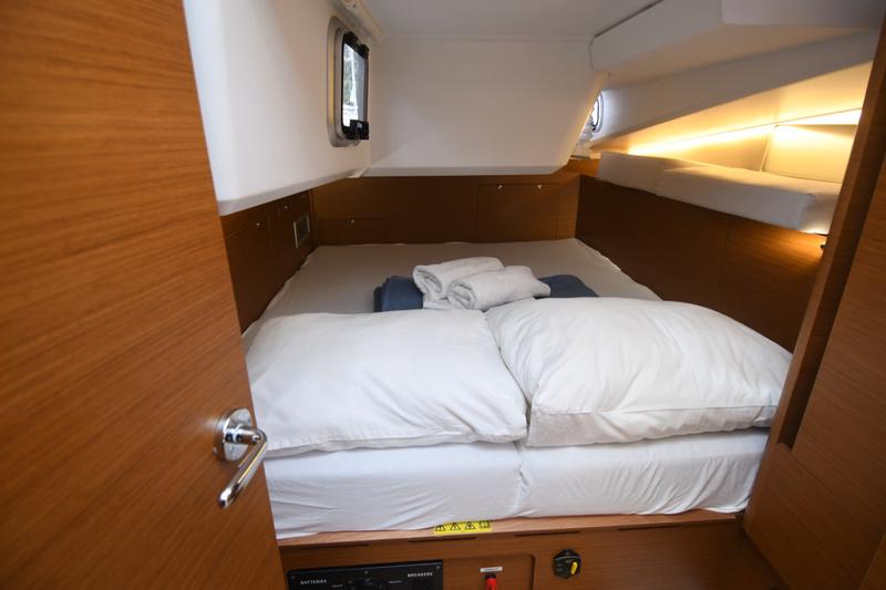 Book yachts online - sailboat - Sun Odyssey 490 "LUXE" - Caruso - rent