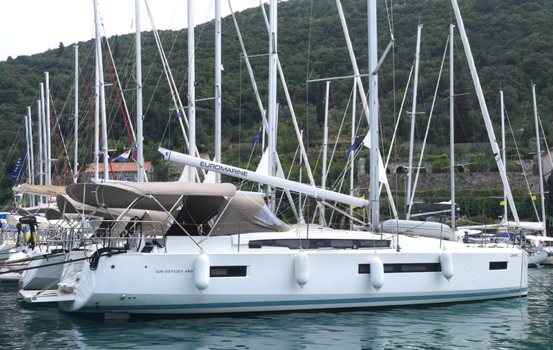 Book yachts online - sailboat - Sun Odyssey 490 "LUXE" - Caruso - rent