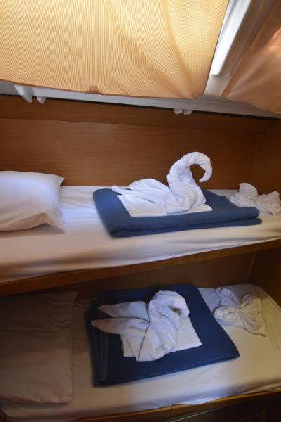 Book yachts online - sailboat - Jeanneau 53 - Žan - rent