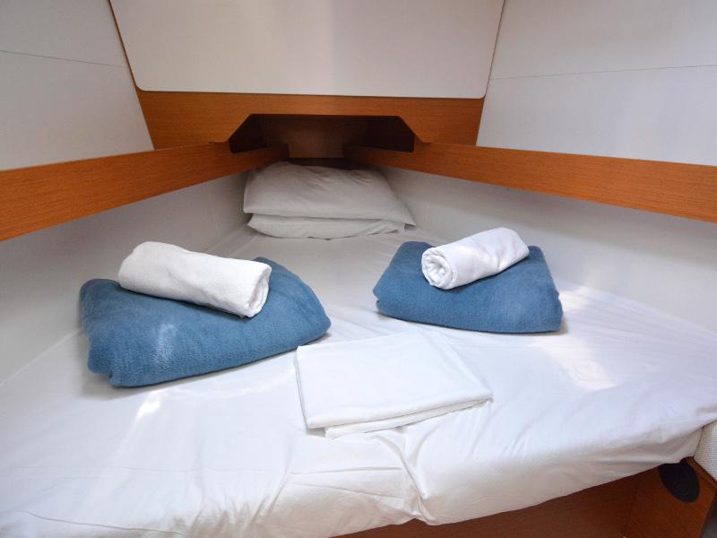 Book yachts online - sailboat - Sun Odyssey 349 - Mali Svibor - rent