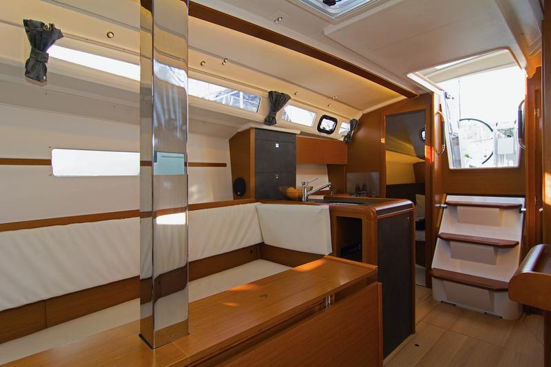 Book yachts online - sailboat - Sun Odyssey 349 - Lydia - rent