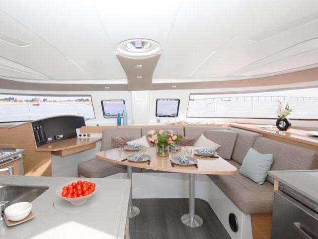 Book yachts online - catamaran - Lipari 41 - Kiwi IV - rent
