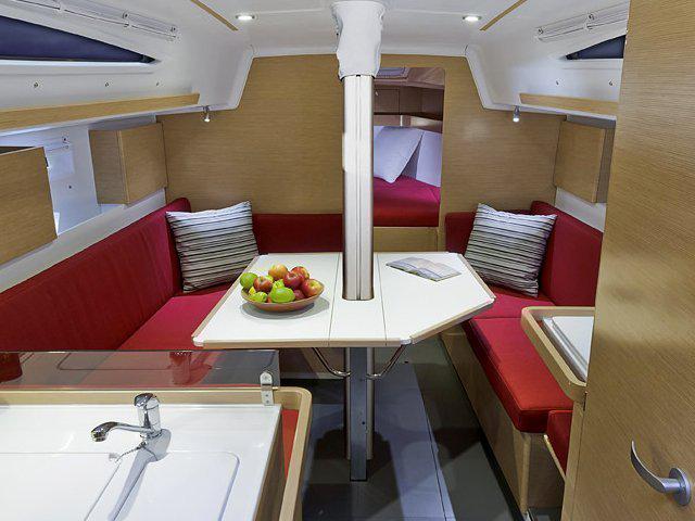 Book yachts online - sailboat - Elan 350 - Batana - rent