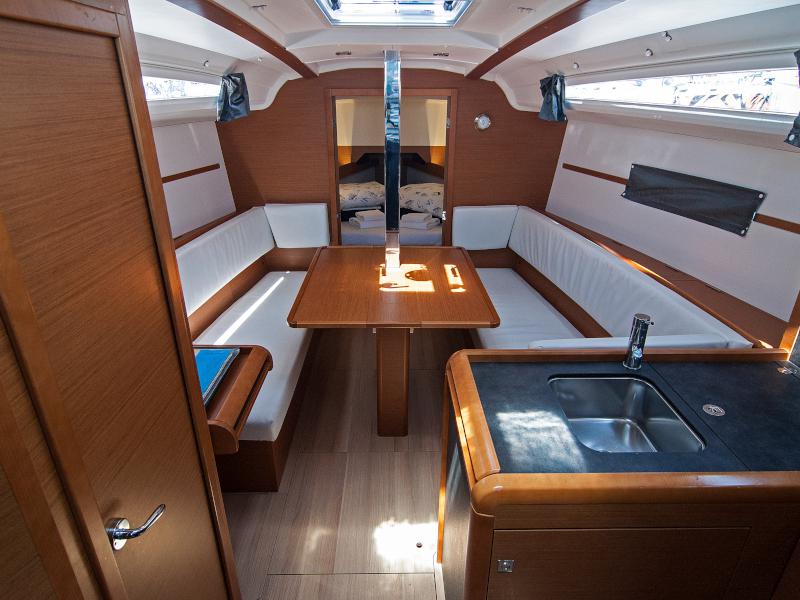 Book yachts online - sailboat - Sun Odyssey 349 - Adria Moon - rent