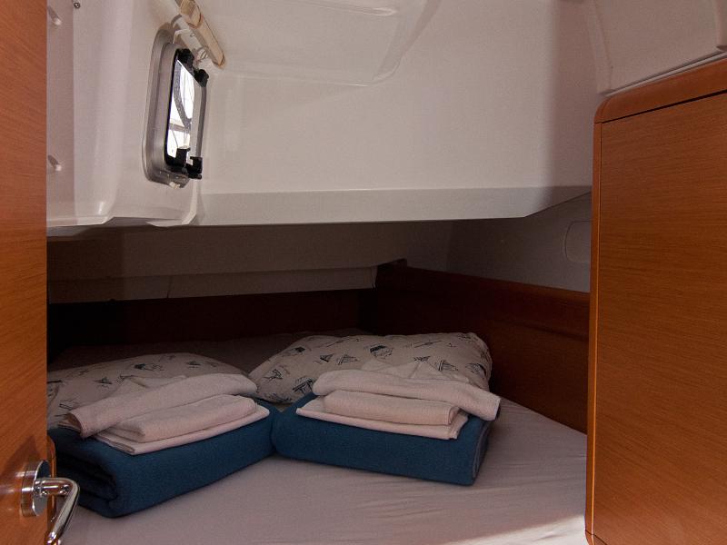 Book yachts online - sailboat - Sun Odyssey 439 - Split Kiss - rent
