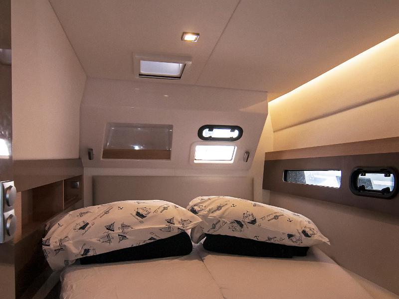 Book yachts online - catamaran - Bali 4.5 - Adria Nikita - rent
