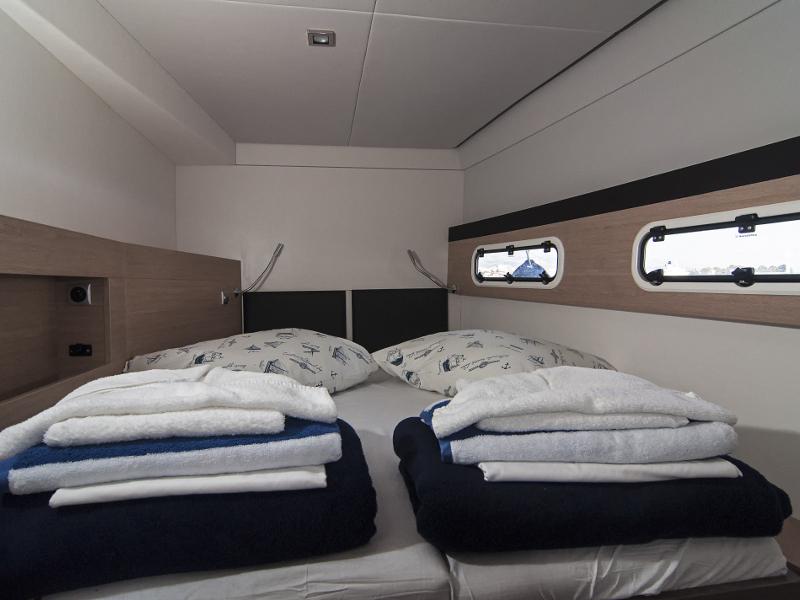 Book yachts online - catamaran - Bali 4.5 - Adria Nikita - rent