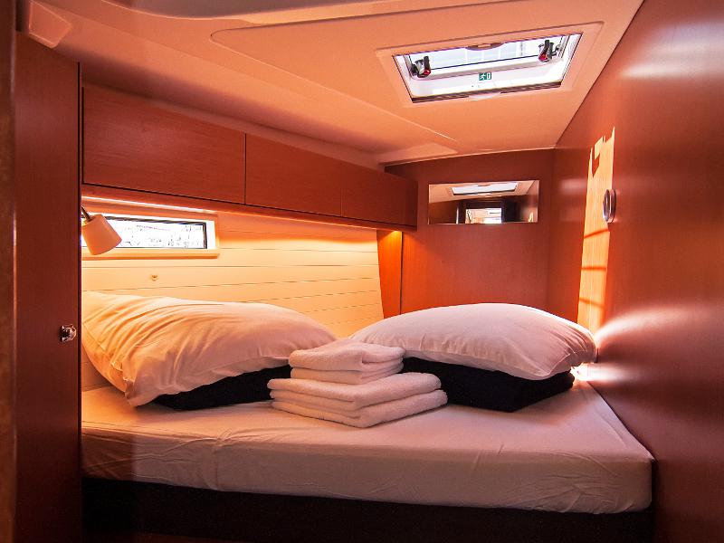 Book yachts online - sailboat - Bavaria Cruiser 51 - Adria Ivana - rent