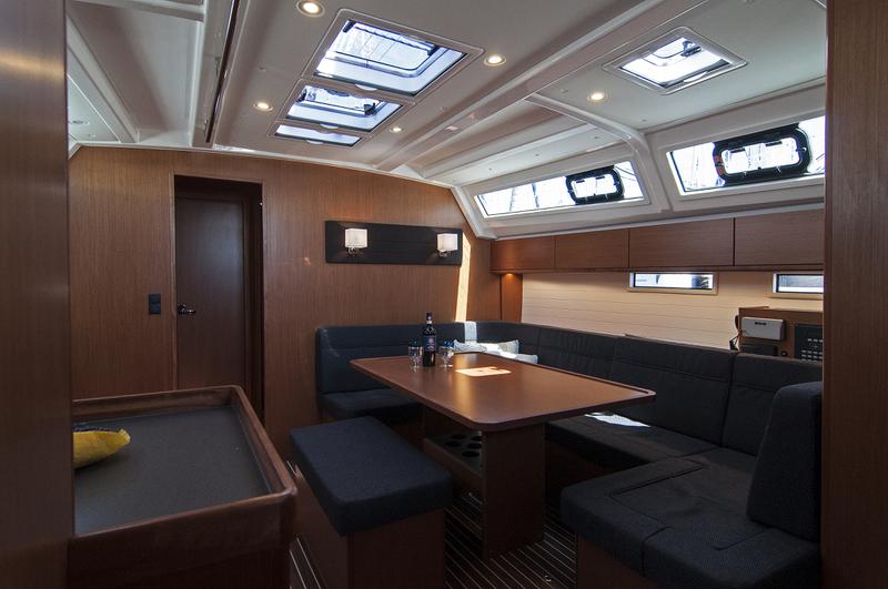 Book yachts online - sailboat - Bavaria Cruiser 46 - Adria Myriam - rent