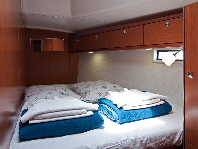 Book yachts online - sailboat - Bavaria Cruiser 46 - Brilliant Kiss - rent