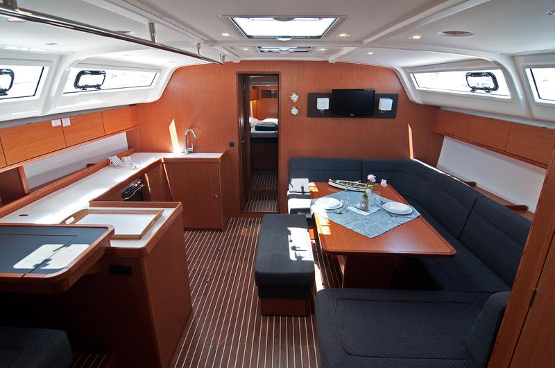 Book yachts online - sailboat - Bavaria Cruiser 51 - Adria Star - rent
