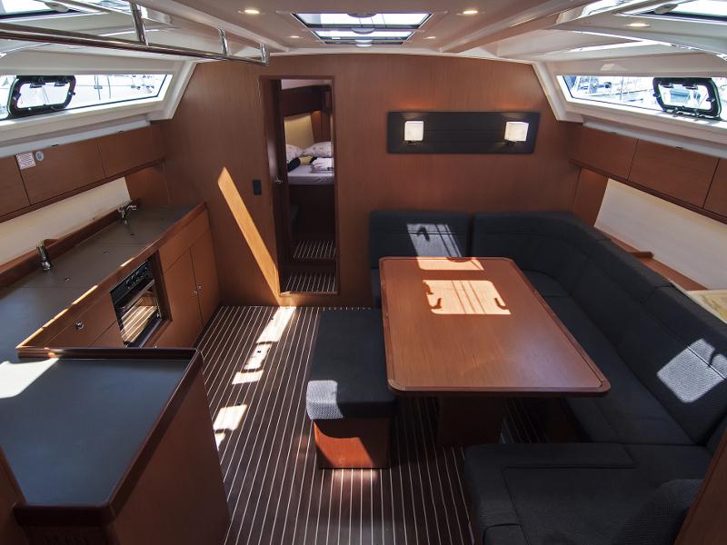 Book yachts online - sailboat - Bavaria Cruiser 46 - Adria Mimi - rent