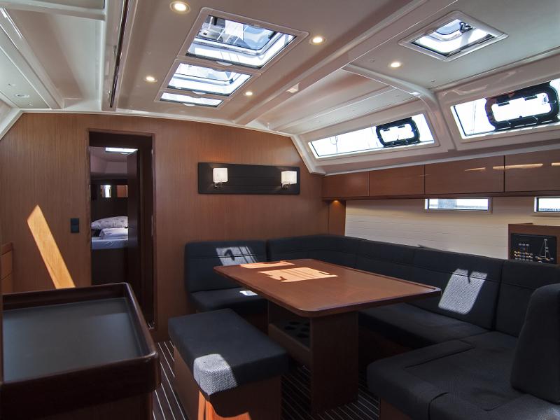 Book yachts online - sailboat - Bavaria Cruiser 46 - Adria Mimi - rent