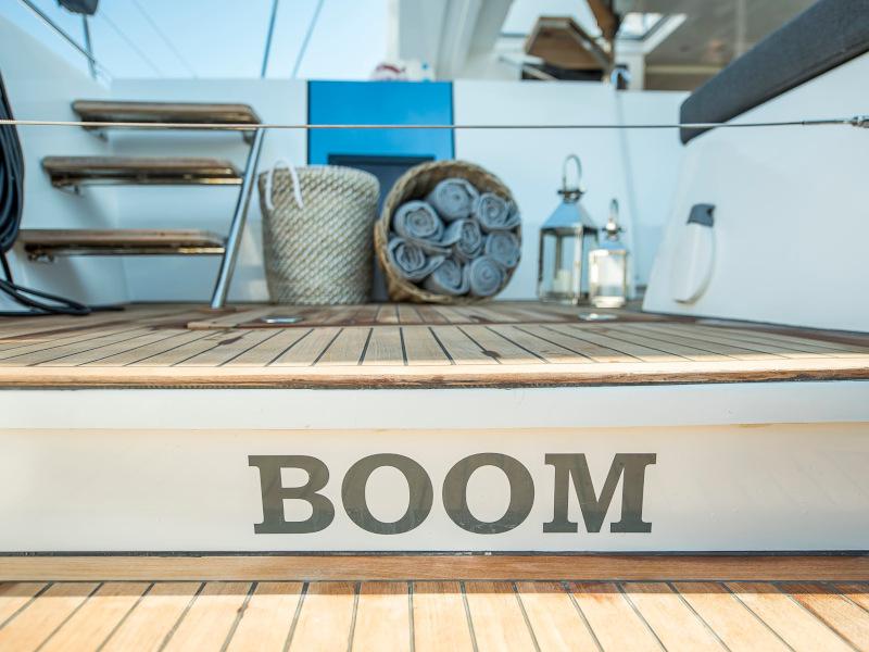 Book yachts online - catamaran - Lagoon 560 S2 - Boom - rent