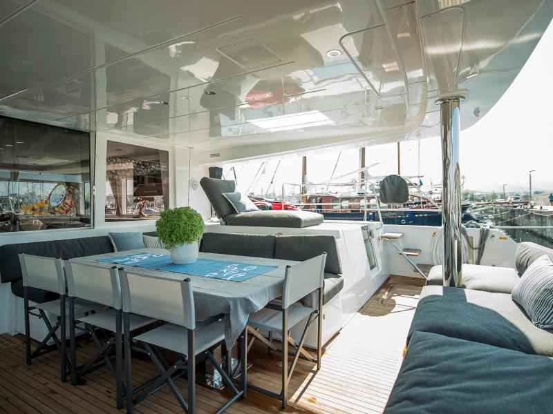 Book yachts online - catamaran - Lagoon 560 S2 - Boom - rent