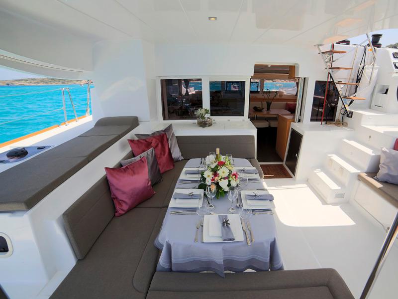 Book yachts online - catamaran - Lagoon 450 S - Daniela II - rent