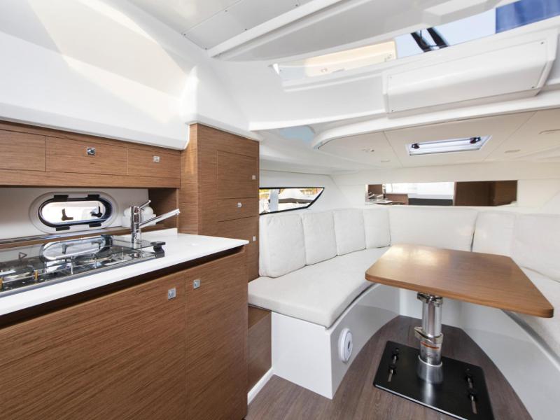 Book yachts online - motorboat - Jeanneau Cap Camarat 10.5 WA - Jeanneau Cap Camarat 10.5 WA - rent