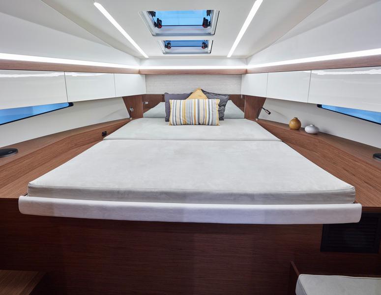 Book yachts online - motorboat - Jeanneau NC 33 - Jeanneau NC 33 - rent